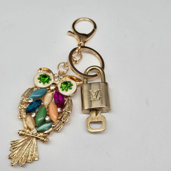 100% Auth Louis Vuitton Lock & Key with unbranded Bagcharm, Keycharm, Keychain - Picture 8 of 10